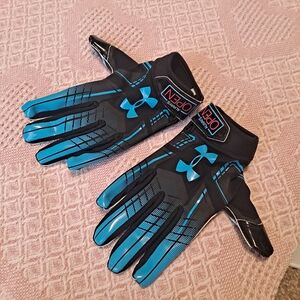 Under Armour F9 Nitro Always Open Football Gloves YouTH XL